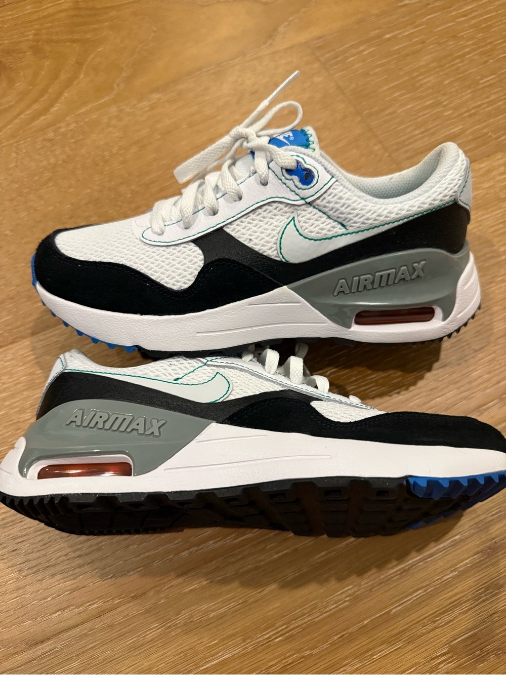 Nike Kids Air Max Sneakers - White/Black/Gray with Blue size 4